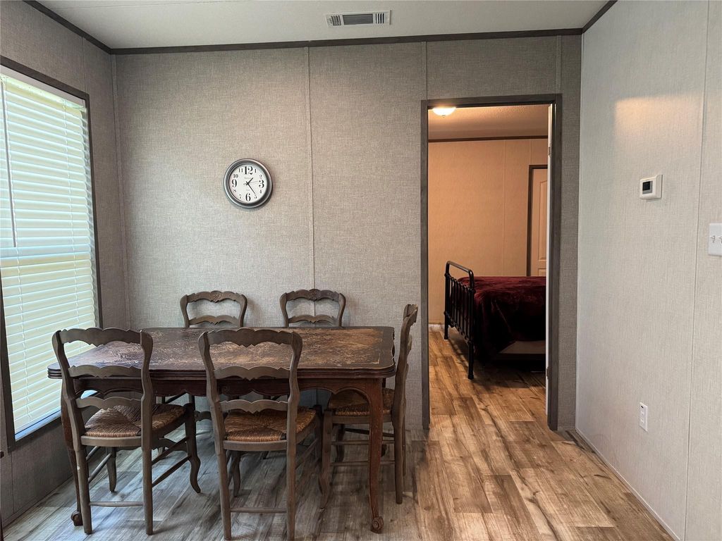 Image 11 of property listing at 521 Southwood Shores Drive, Coldspring, TX 77331