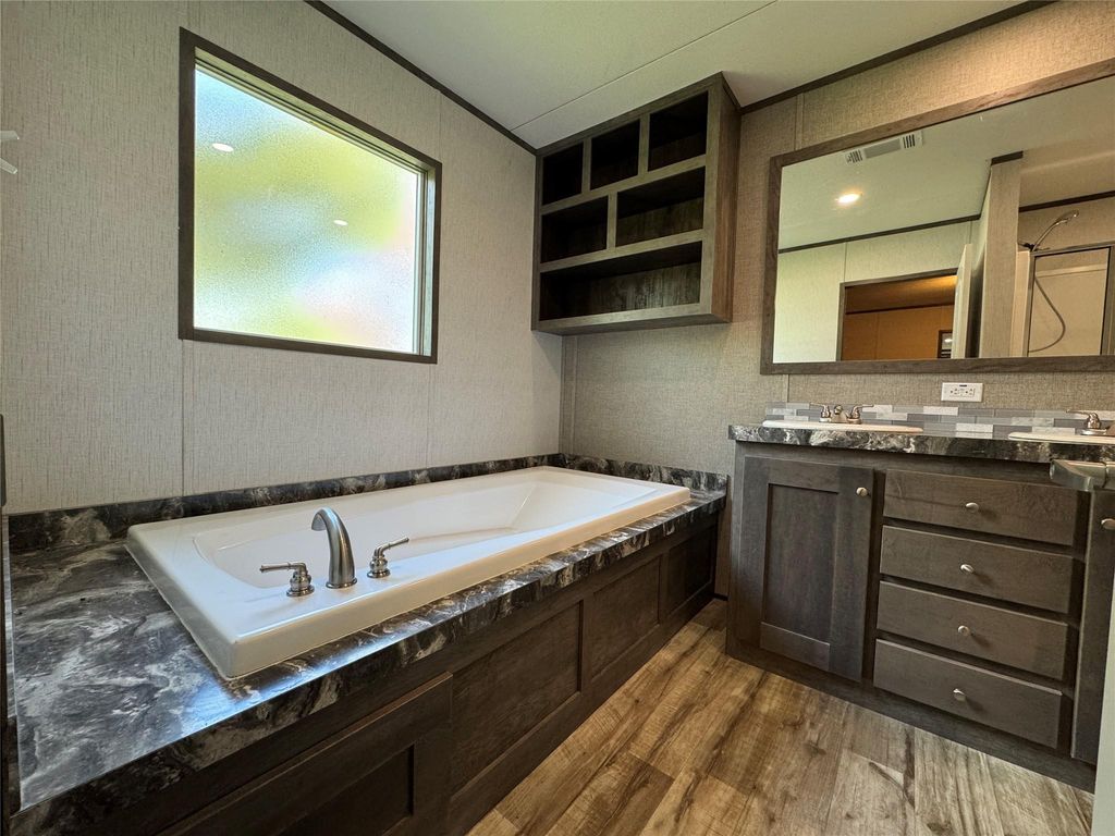 Image 13 of property listing at 521 Southwood Shores Drive, Coldspring, TX 77331