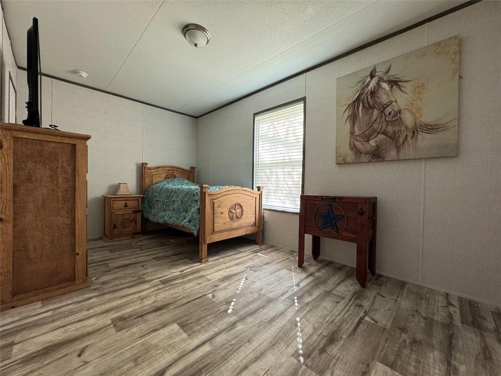 Image 16 of property listing at 521 Southwood Shores Drive, Coldspring, TX 77331
