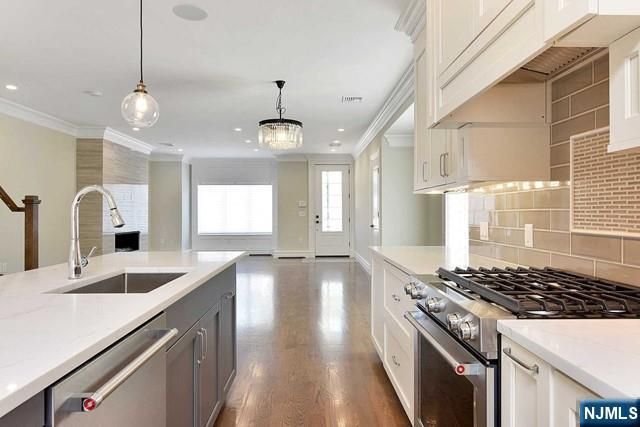 269A 9th Street A, Palisades Park, NJ 07650