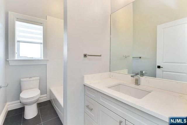 269A 9th Street A, Palisades Park, NJ 07650