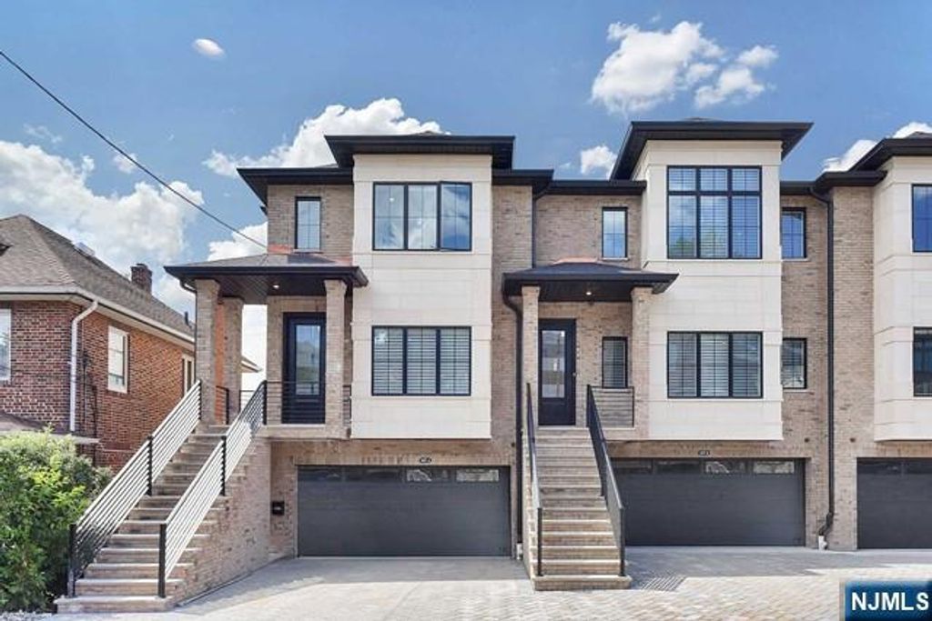 269A 9th Street A, Palisades Park, NJ 07650