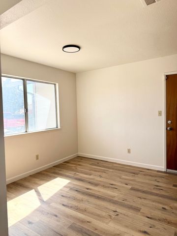 694 W Clay Avenue, Earlimart, CA 93219