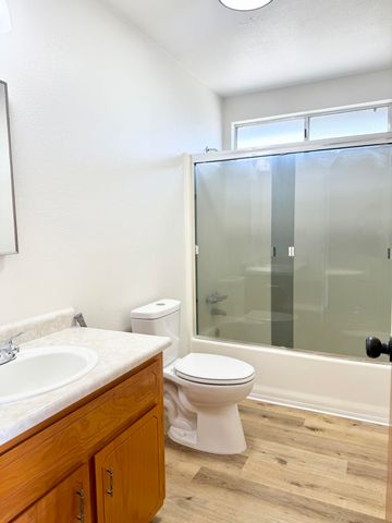 694 W Clay Avenue, Earlimart, CA 93219