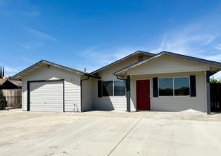 694 W Clay Avenue, Earlimart, CA 93219