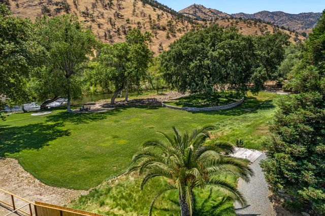 40863 Sierra Drive D, Three Rivers, CA 93271