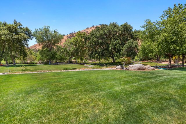 40863 Sierra Drive D, Three Rivers, CA 93271