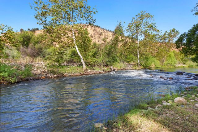 40863 Sierra Drive D, Three Rivers, CA 93271