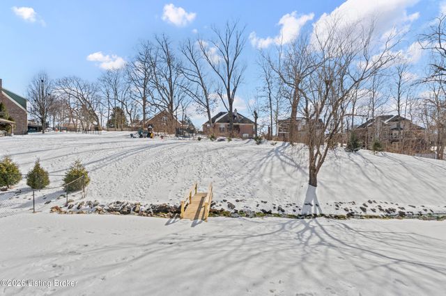 4505 Saratoga Woods Dr, Louisville, KY 40299