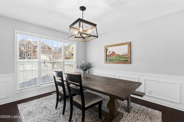 4505 Saratoga Woods Dr, Louisville, KY 40299