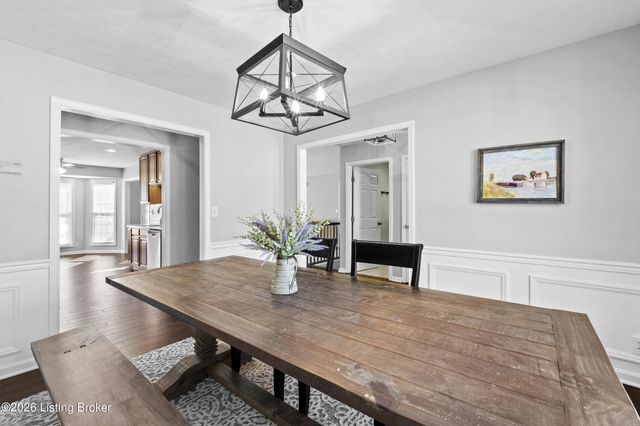 4505 Saratoga Woods Dr, Louisville, KY 40299