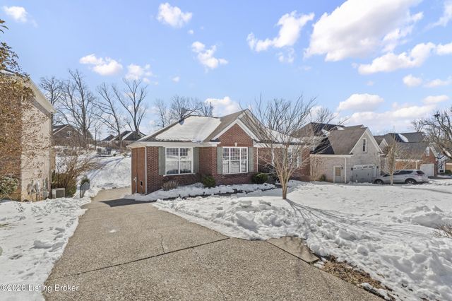 4505 Saratoga Woods Dr, Louisville, KY 40299