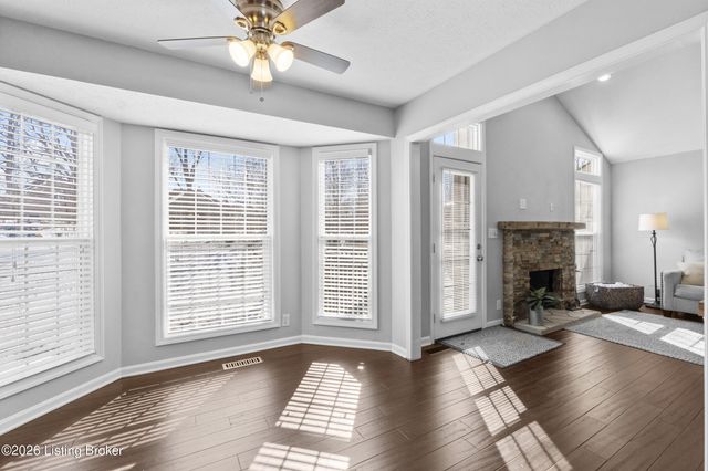 4505 Saratoga Woods Dr, Louisville, KY 40299