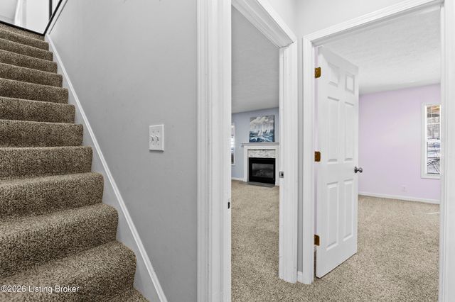 4505 Saratoga Woods Dr, Louisville, KY 40299