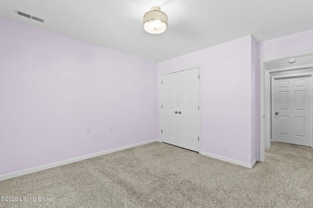 4505 Saratoga Woods Dr, Louisville, KY 40299