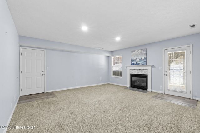 4505 Saratoga Woods Dr, Louisville, KY 40299