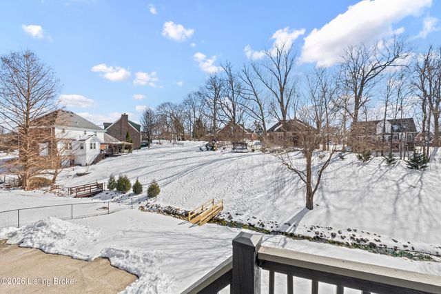 4505 Saratoga Woods Dr, Louisville, KY 40299