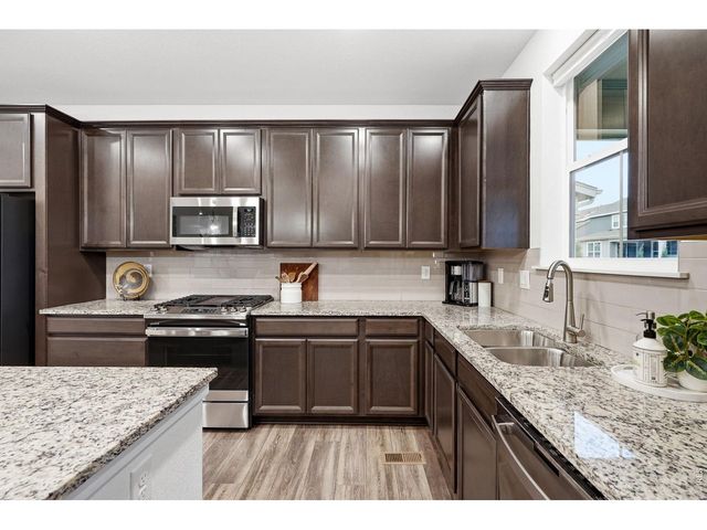 847 Rosevine Ln, Erie, CO 80516