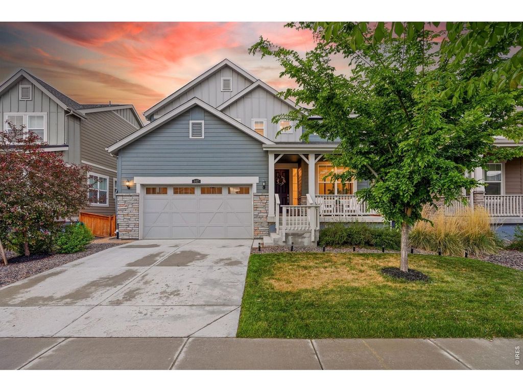 847 Rosevine Ln, Erie, CO 80516
