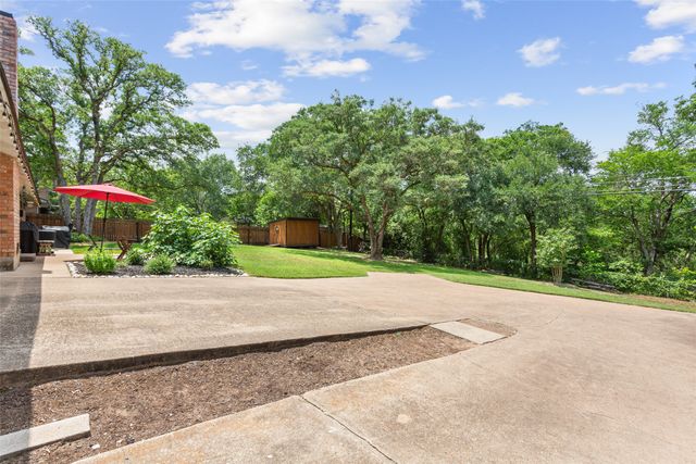 7844 Fairway Road, Woodway, TX 76712