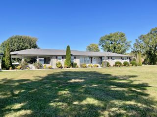 858 Ethridge Red Hill Rd, Lawrenceburg, TN 38464