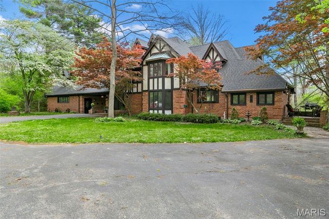 250 Quindaro Drive, Florissant, MO 63034