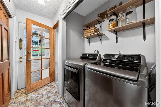 250 Quindaro Drive, Florissant, MO 63034