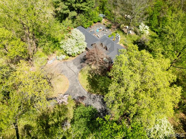 250 Quindaro Drive, Florissant, MO 63034