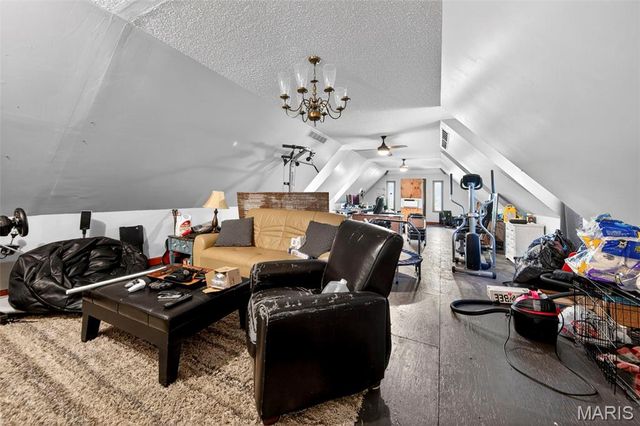 250 Quindaro Drive, Florissant, MO 63034