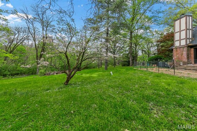 250 Quindaro Drive, Florissant, MO 63034