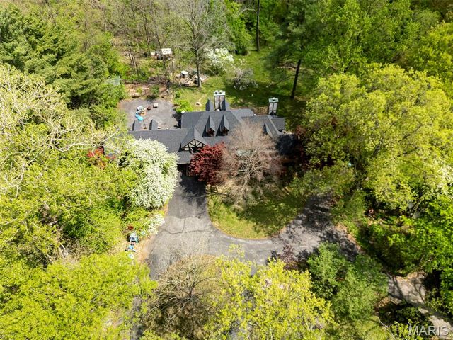 250 Quindaro Drive, Florissant, MO 63034