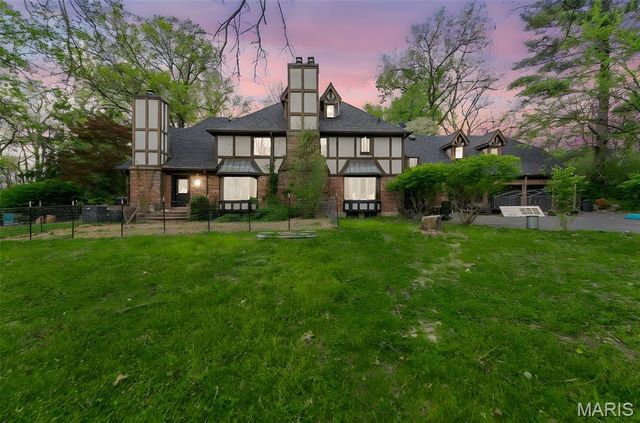 250 Quindaro Drive, Florissant, MO 63034