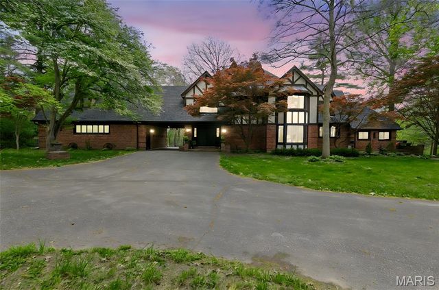 250 Quindaro Drive, Florissant, MO 63034