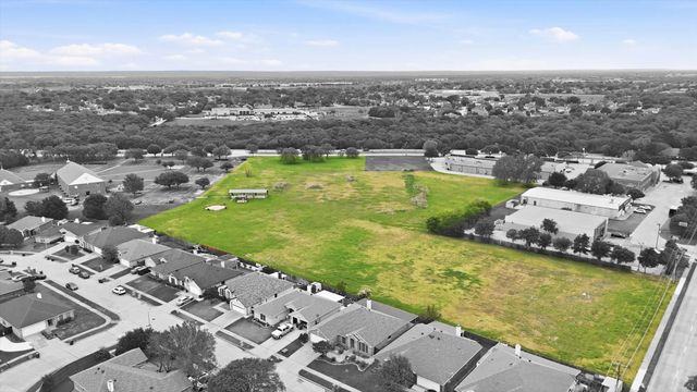 2045 Green Oaks Boulevard SE, Arlington, TX 76017
