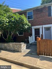 209 BURGESS AVE, Alexandria, VA 22305
