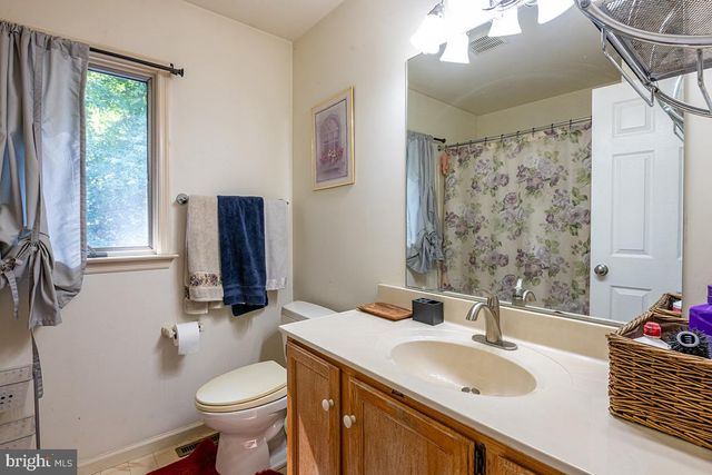 400 WALNUT RD, Birdsboro, PA 19508