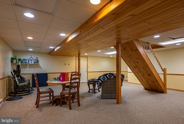 400 WALNUT RD, Birdsboro, PA 19508