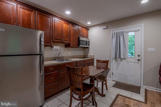 400 WALNUT RD, Birdsboro, PA 19508
