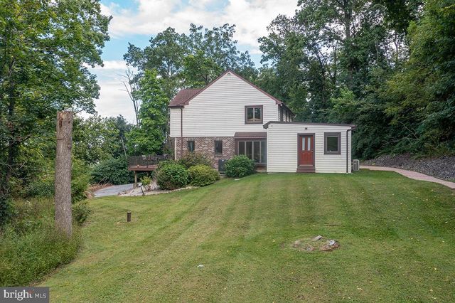 400 WALNUT RD, Birdsboro, PA 19508