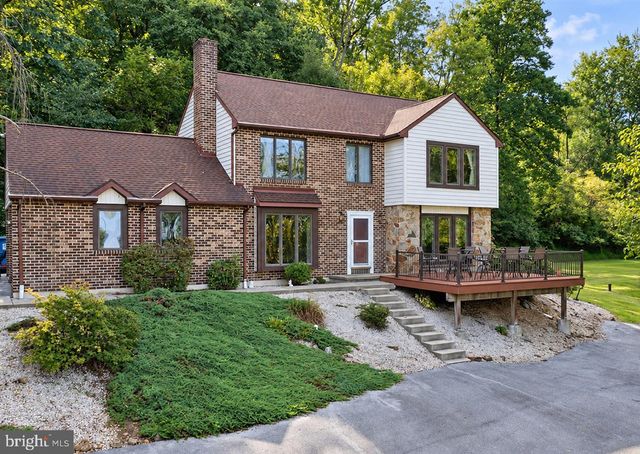 400 WALNUT RD, Birdsboro, PA 19508