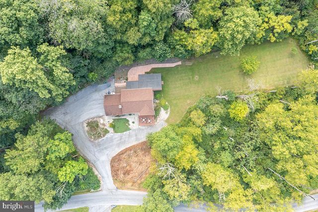 400 WALNUT RD, Birdsboro, PA 19508