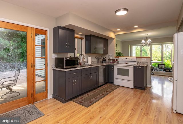 400 WALNUT RD, Birdsboro, PA 19508