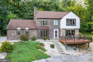 400 WALNUT RD, Birdsboro, PA 19508