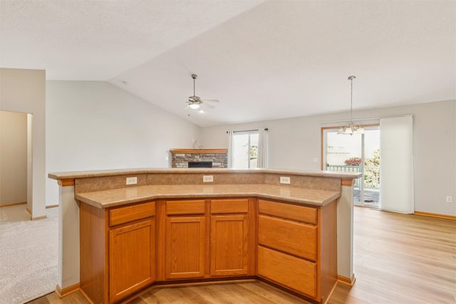 10037 Bayern Lane, Johnston, IA 50131