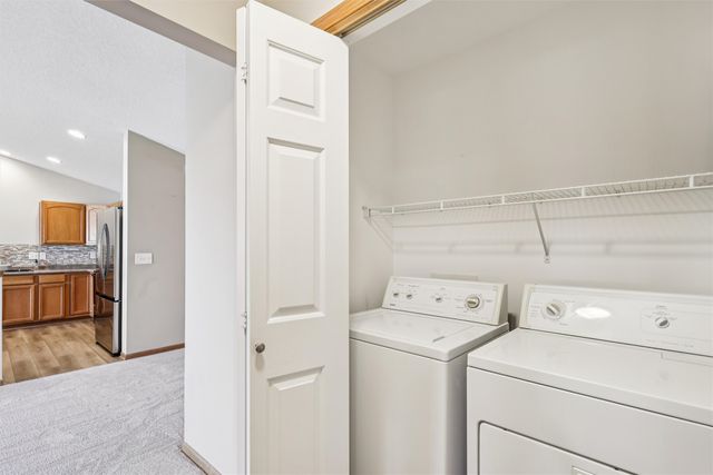 10037 Bayern Lane, Johnston, IA 50131