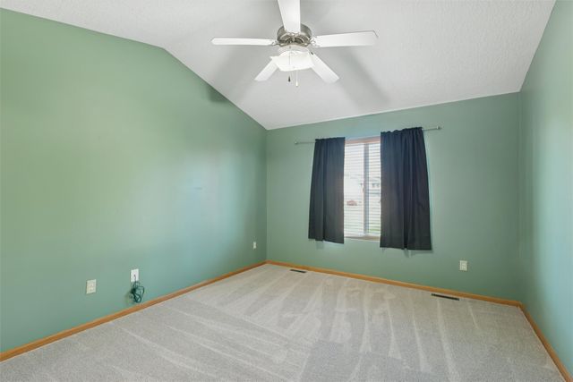 10037 Bayern Lane, Johnston, IA 50131