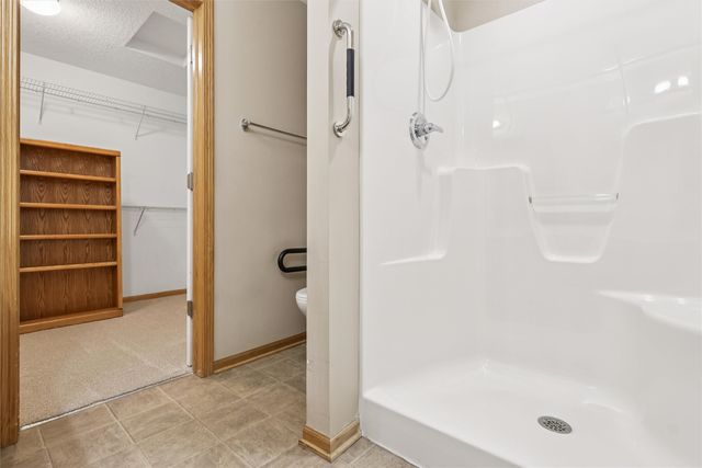 10037 Bayern Lane, Johnston, IA 50131