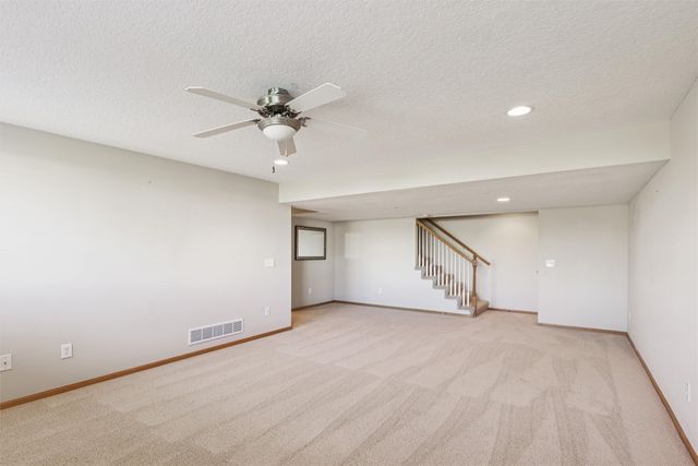 10037 Bayern Lane, Johnston, IA 50131