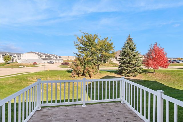 10037 Bayern Lane, Johnston, IA 50131