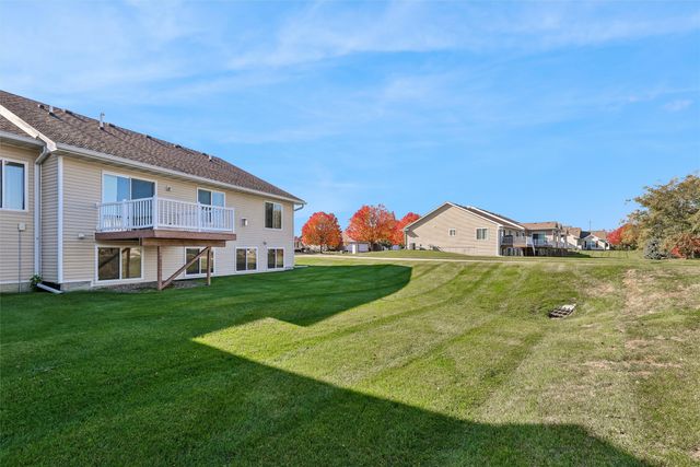 10037 Bayern Lane, Johnston, IA 50131
